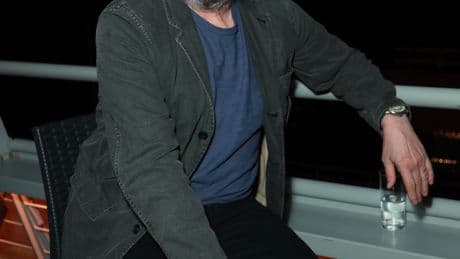 Gary Oldman believes he’d be ‘dead or institutionalized’ if he didn’t give up booze 28 years ago