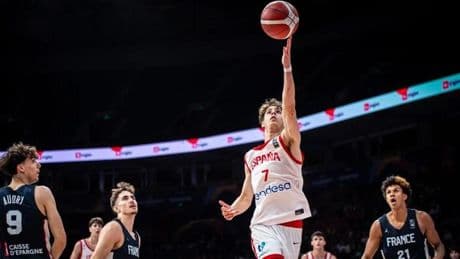 Un triple 'milagroso' de Del Pino da el oro a España en el Eurobasket Sub18