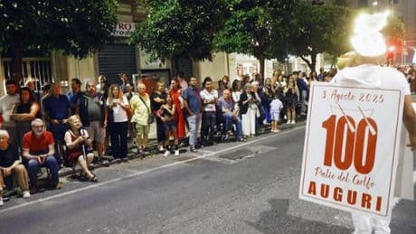 Carri, colori e tanti sorrisi: le borgate del Palio del Golfo sfilano alla Spezia | Fotogallery