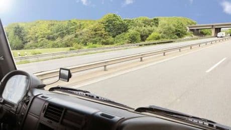 Autofahren: Wie lange kann man fahren und wann sollte man eine Pause machen?