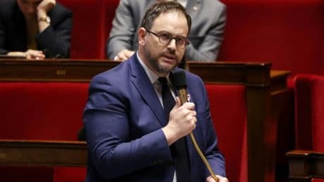 "Un sujet politique": l'ex-ministre de la Santé Aurélien Rousseau révèle s'être absenté de l'Assemblée pour soigner un cancer