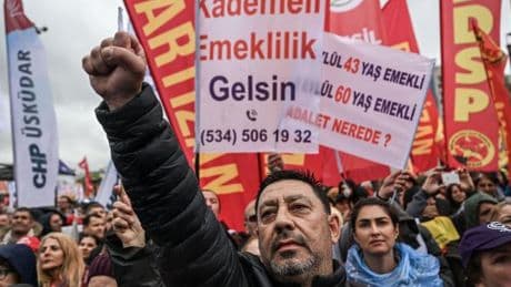Aktivisten melden mehr als 400 Festnahmen bei Kundgebungen zum 1. Mai