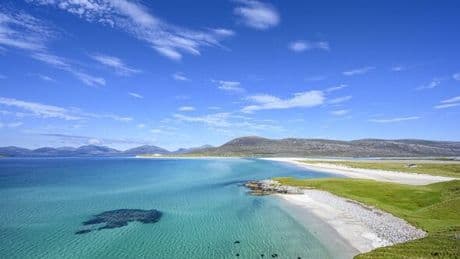 Stop flying to the Caribbean as 'gorgeous' UK beach looks 'just like' island paradise