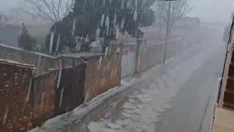 Las tormentas y el granizo inundan varias casas y convierten en ríos las calles de Longares (Zaragoza)