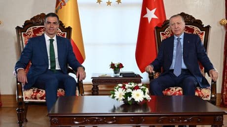 Sánchez profundiza lazos con Erdogan y elude el choque político e ideológico