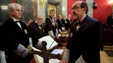 De Javier Borrego a “Francisca Javiera”: la deriva ultra del exjuez que se mofó de los trans en un acto de Vox en el Congreso