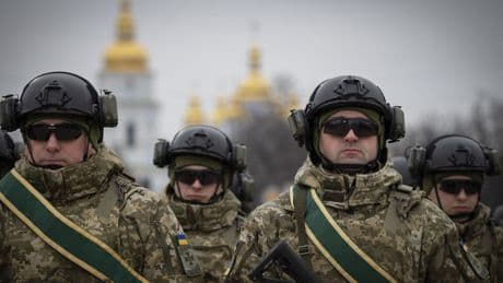 Ucrania golpea una base militar en Siberia y Moscú responde con un ataque a un centro de entrenamiento