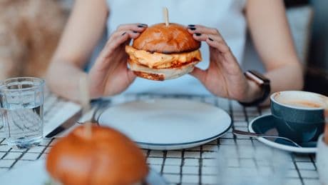 Wichtiger Burger-Bun-Rückruf – Produkte bei Rewe, Edeka und Co. verkauft