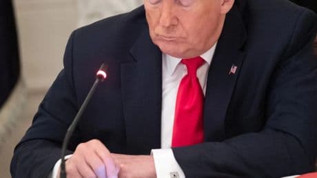 Trump y Merz quieren resolver cuanto antes el conflicto comercial de EEUU con Europa