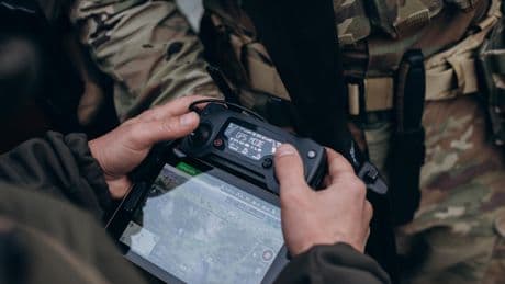 Des drones lancés depuis un simple fourgon : l’armée britannique s’inspire de l’opération «Toile d’araignée» ukrainienne