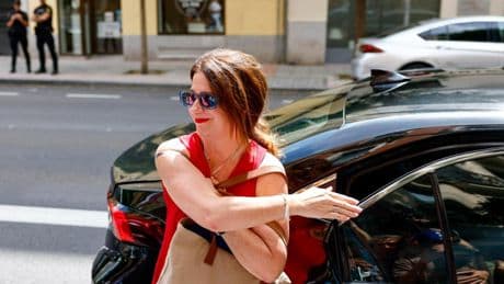 Crece la irritación en el PSOE tras los 8 gestos de la dirección que demuestran el trato preferente a Leire Díez