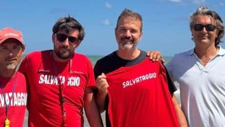 <p>Stramaccioni versione Baywatch: salvato due ragazze che stavano annegando</p>