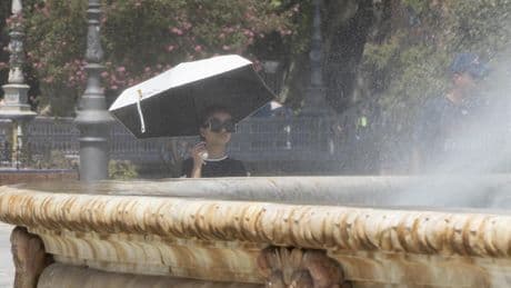 Aemet activa la alerta roja por la ola de calor en zonas de Aragón y País Vasco, con avisos en toda España por altas temperaturas