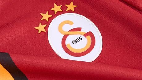 Galatasaray yıldız futbolcunun sözleşmesini uzattı! TFF'ye bildirildi