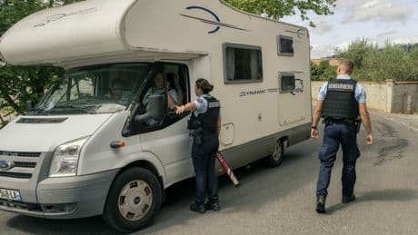 «Ils ont sorti des fusils» : le maire de Fontjoncouse raconte l’escalade de la Rave Party dans l’Aude