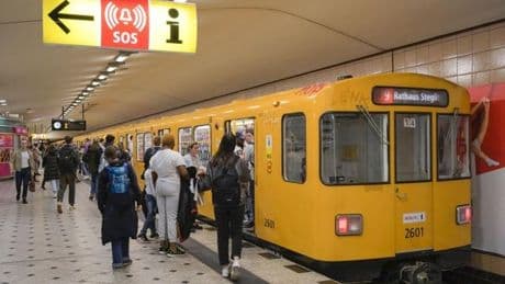 Ärgernis Tür aufhalten: Diese Strafe verhängt die BVG künftig