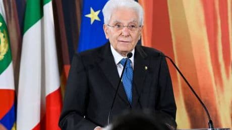 Mattarella indica la strada: "Si promuova rispetto dei diritti in famiglia"