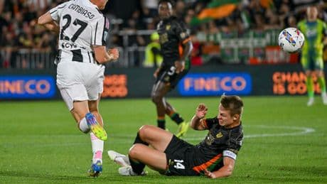 Nicolussi Caviglia, bufera social dopo Venezia-Juventus: le accuse, cosa è successo