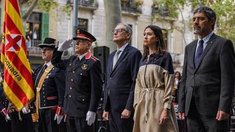 La Diada arranca con un baño de masas de la ultra Orriols y pitos hacia ERC y Junts