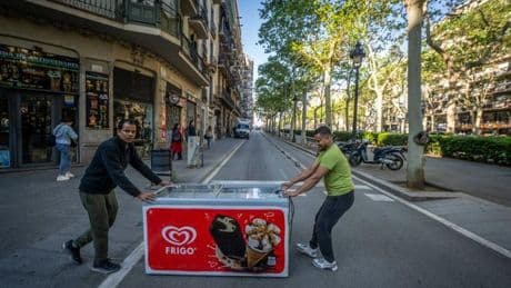 CaixaBank Research calcula que el apagón tuvo un impacto de 400 millones, algo menos de una décima en el PIB trimestral