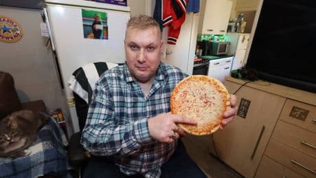 Rats size of cats steal PIZZA off my plate, scurry over me & bite my feet after taking over home – it’s living hell