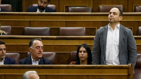 Iván Cacho toma posesión como diputado del PSOE en lugar de Santos Cerdán