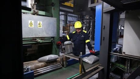 La creación de empleo se ralentiza en Euskadi y la industria pierde ocupados