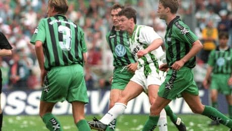 Für das Vereinsmuseum: Ex-Schiedsrichter vermacht Borussia besonderen Spielball