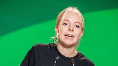 Grüne-Jugend-Chefin löst mit „ACAB“-Pullover Empörung aus – und rudert teilweise zurück