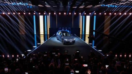 Au salon de l’auto de Munich, les constructeurs allemands tentent de reprendre l’ascendant sur l’électrique face à leurs concurrents chinois