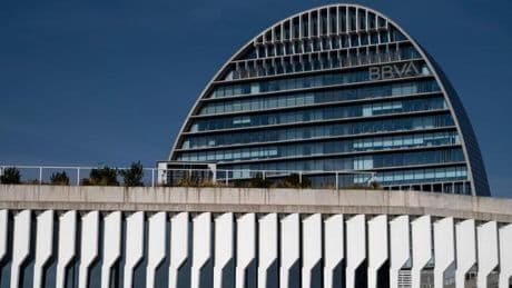 En Espagne, le projet de fusion des banques BBVA et Sabadell reste en suspens