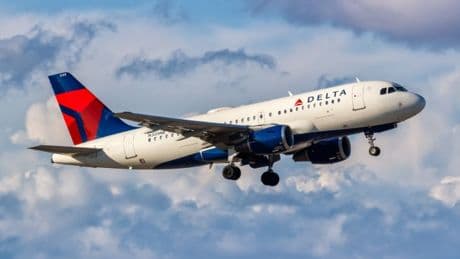 Passenger plane forced to swerve in mid-air to avoid crashing into B-52 bomber