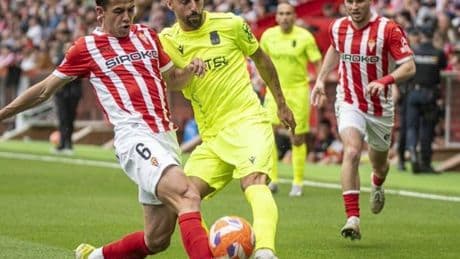 El Sporting supera al colista con algunos apuros