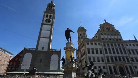 Sanierungsarbeiten: Historische Zwiebel des Augsburger Perlachturms hebt bald ab