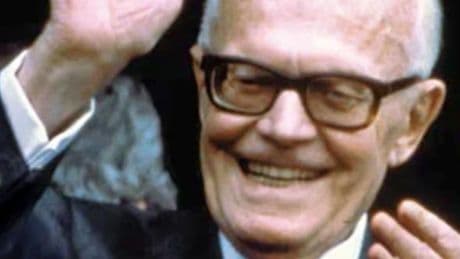 Dolceacqua, petizione dei cittadini per dedicare una strada a Sandro Pertini: “Il presidente più amato d’Italia”