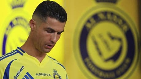 <p>Cristiano Ronaldo all&rsquo;improvviso, annuncio sul futuro via social: &ldquo;Grato a tutti&rdquo;</p>
<br />
&nbsp;