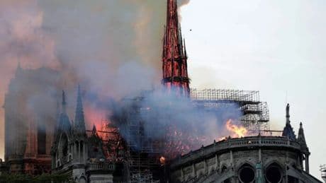 Cinco elecciones, la exhumación de Franco y el incendio de Notre Dame
