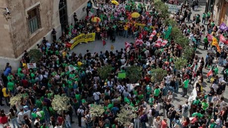 Los sindicatos educativos anuncian movilizaciones para mejorar salarios y condiciones del profesorado