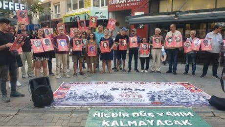 Suruç Aileleri İzmir’de: “Adalet mücadelesi vermek suç değildir"