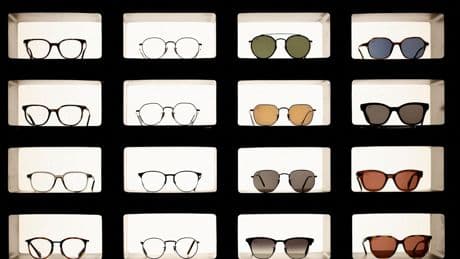 EssilorLuxottica cresce nel medtech: rilevate le cliniche Optegra