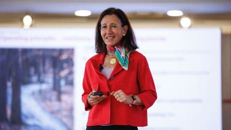 Santander premia a los dueños de 1.700 millones en bonos de TSB con una mejora de ráting