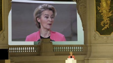 La amarga entrada en vigor de la Ley Europea de IA: un reglamento "complejo" que divide a la UE y con las primeras multas donde las empresas no lo esperan