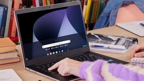 Samsung dishes out free £400 Galaxy Chromebook to steal iPhone 17 shoppers