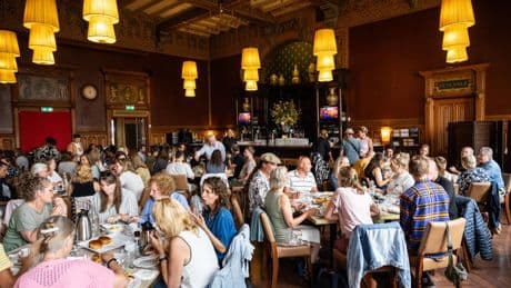 Het is een 'iconische plek': restaurant 1e klas op Amsterdam Centraal. Maar hoe lang nog?