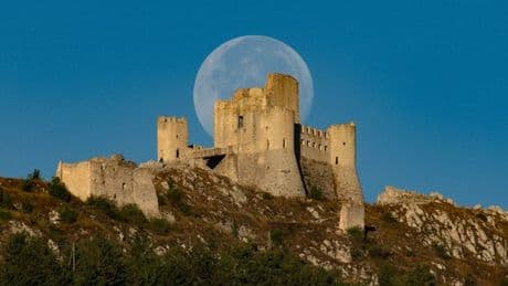 Brits to witness rare Sturgeon Moon in coming days - when and where to see it