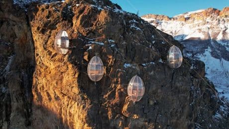 El hotel más desafiante y extremo del mundo: habitaciones a 270 metros de altura