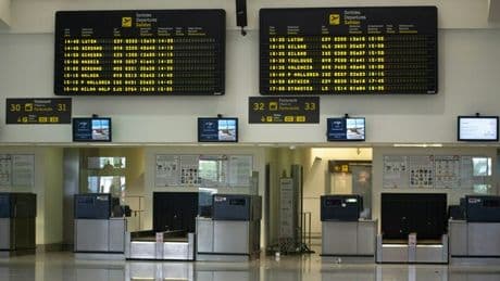 Ragazzo di 15 anni sbaglia volo: da Minorca doveva arrivare a Londra, ma finisce in Italia. Cosa è successo