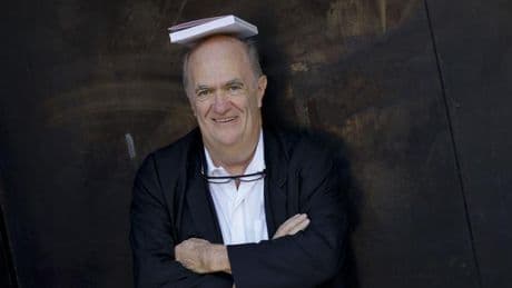 Colm Tóibín, un irlandés enamorado de Barcelona: La apertura al mar es parte de la pesadilla turística, pero en realidad fue un sueño socialista