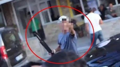 Sokak röportajında dehşet anları: 15 yaşındaki çocuk gözaltına alındı