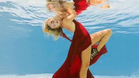 Kristina Makushenko, la bailarina bajo el agua que conquista al mundo con sus coreografías de Lady Gaga